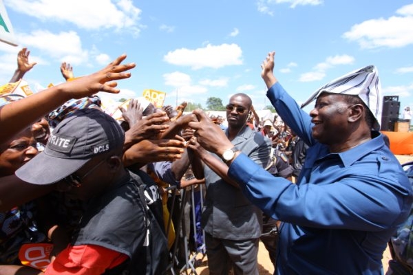 Alassane Ouattara, en meeting à Bouandougou : “Ils ont volé l`argent du pays”